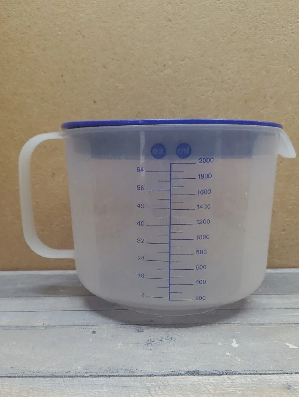 Tupperware Blue Cover and Clear Mix N Store Batter Bowl 8 Cup/2 Qt.